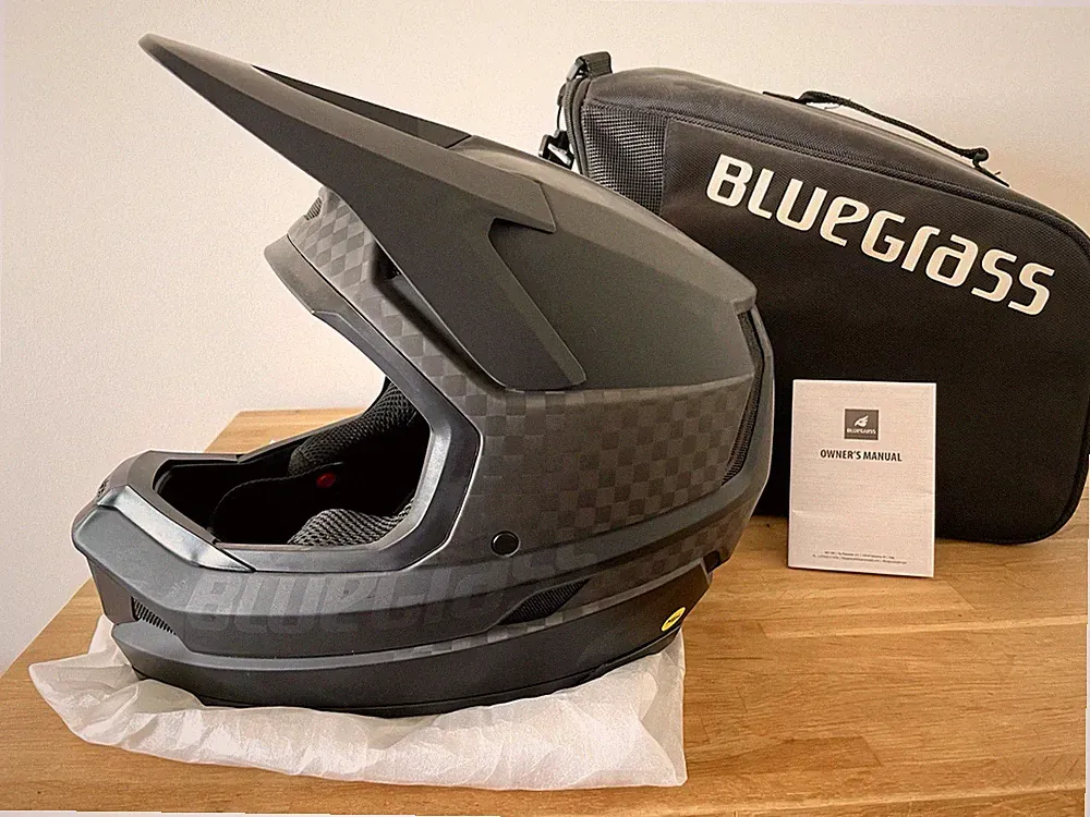 Bluegrass Legit Carbon MIPS Integralhelm Medium 56-58cm DH Downhill BMX Mtb