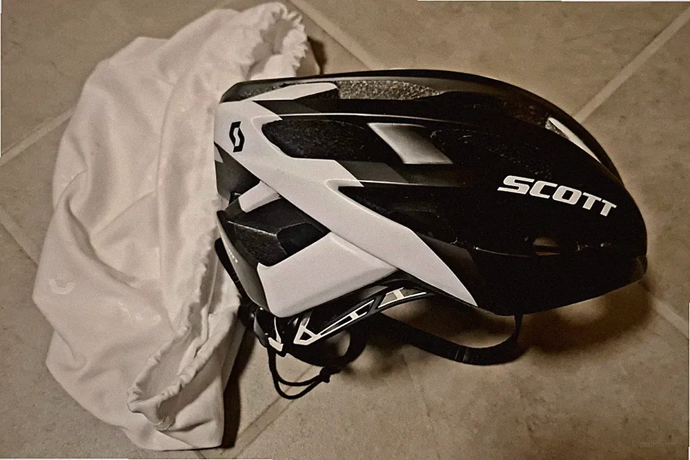 Scott schwarzer Fahrradhelm MIPS