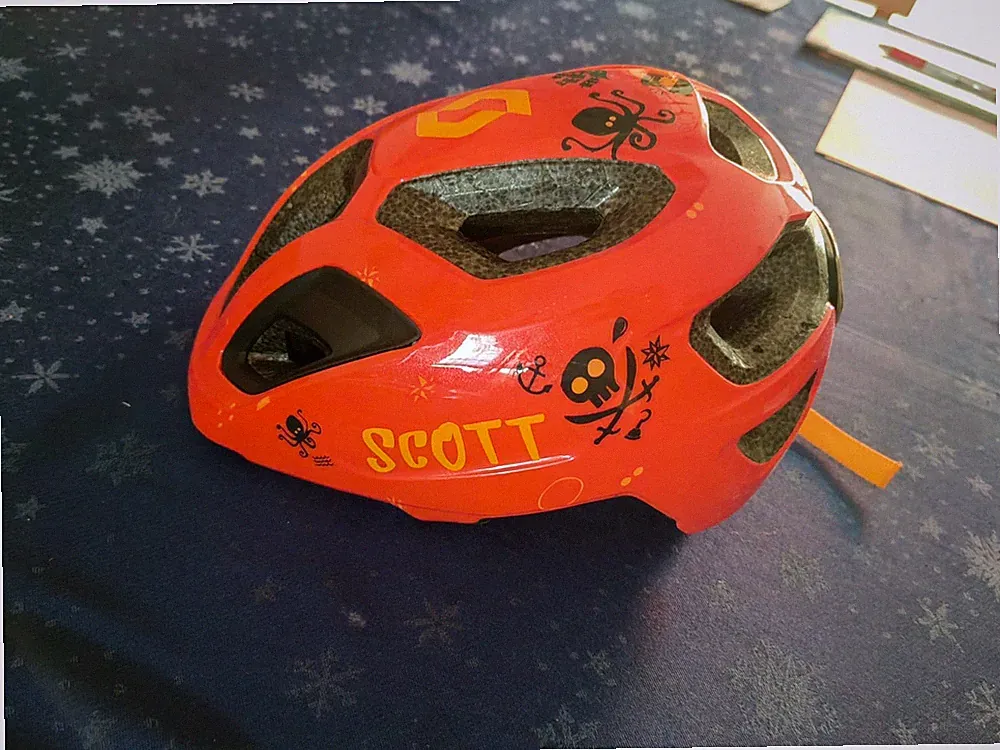 Kinder Fahrradhelm mit Licht, Marke Scott, Rot mit Applikationen, kaum getragen