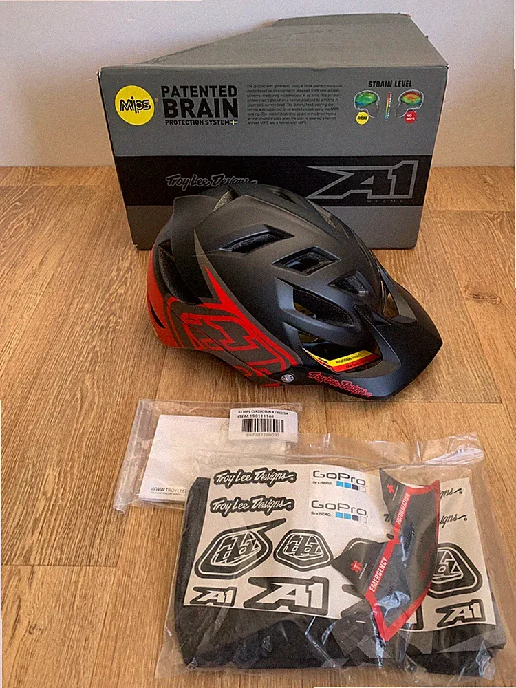 Troy Lee Fahrradhelm A1 MIPS schwarz rot Gr. Small 54-56cm 16-Port Belüftung NEU